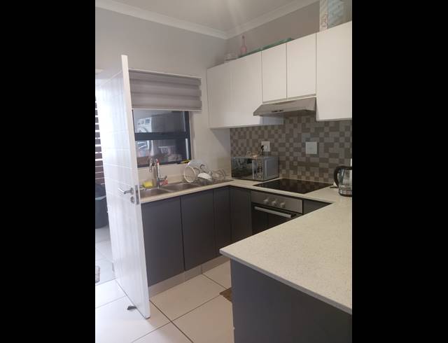 2 BEDROOM APARTMENT FOR SALE IN UMHLANGA RIDGE